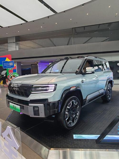 成都97比亚迪方程豹硬派越野的爆款，英菲尼迪35周年与你共成长